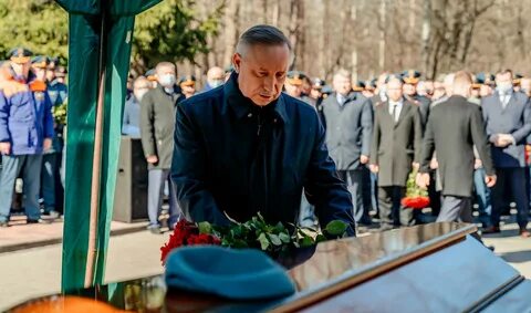 Сцена прощания с героем
