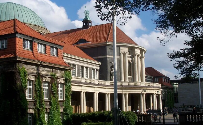 Гамбургский университет. Гамбургский университет германия. гамбургский университет кампус. главный университет гамбурга. гамбургский университет внутри германия.