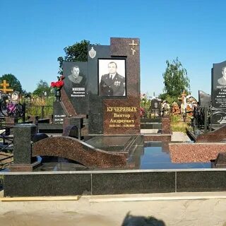 Много памятников курск