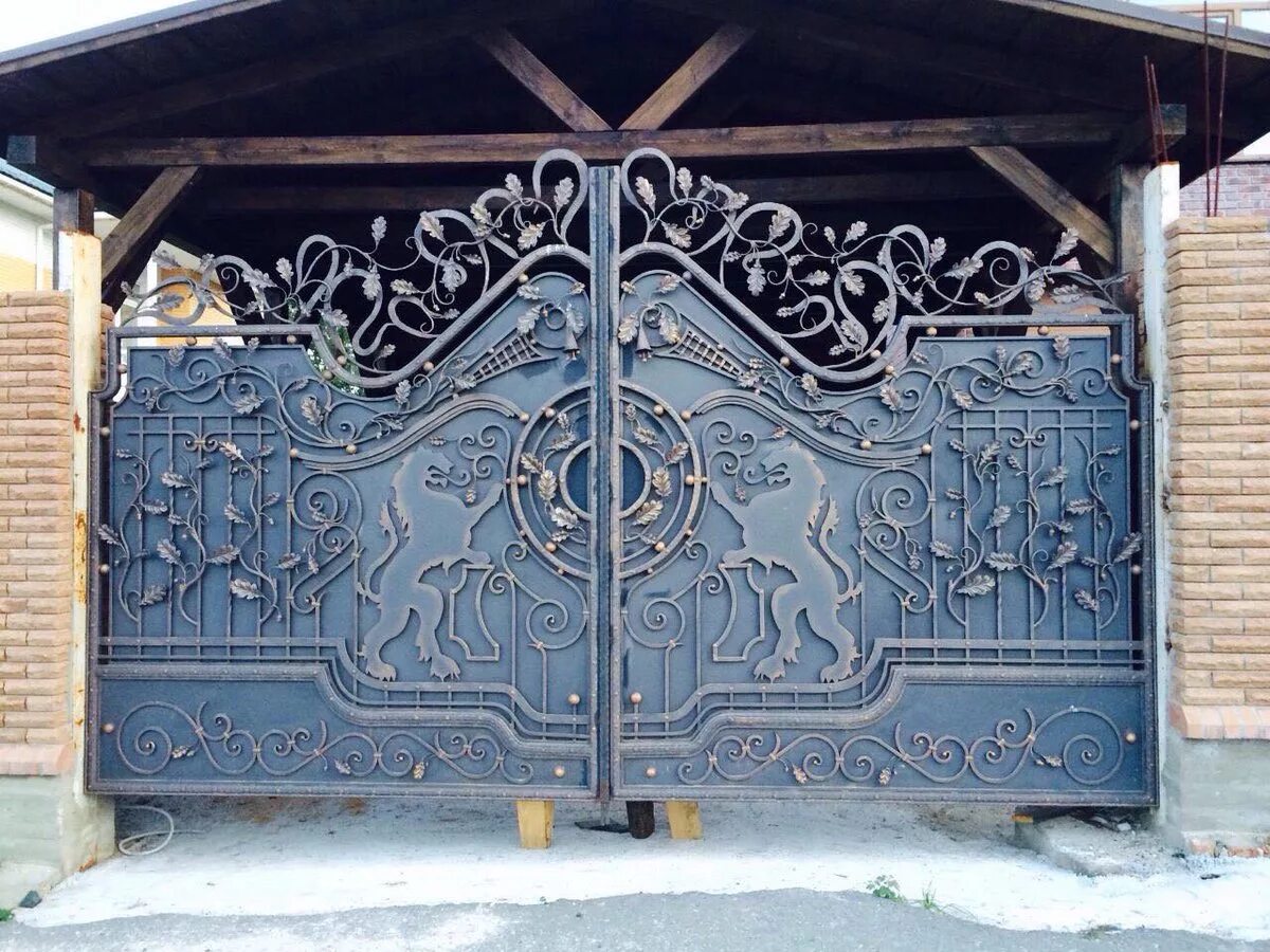Кованые инициалы на калитке. Калитка v2. Большие ворота 5 букв. Кованые ворота. Большие ворота 5 букв.