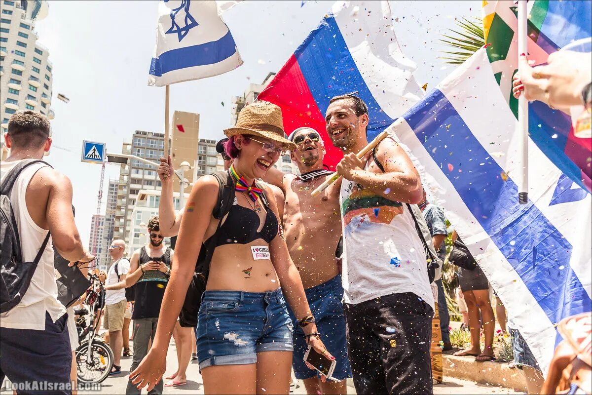 Чат тель авив общение. Тель Авив Лигалайз. Израилю с любовью. Тель Авив парад.