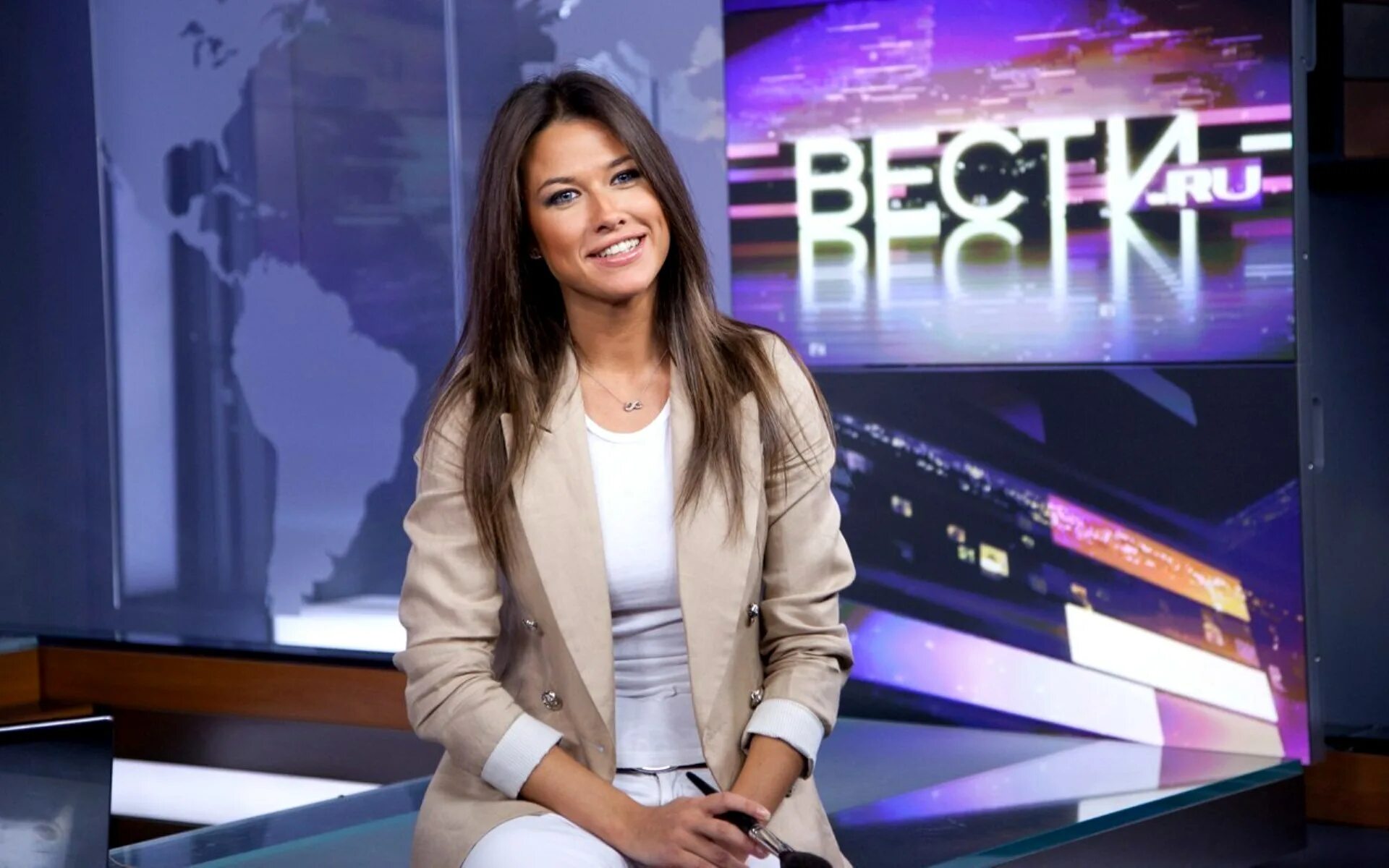 Телеведущие студии. Елена пахомова канал культура. Лемешева диктор телевидения. Телеведущие студии. Телеведущая канал 24 анна болдина.