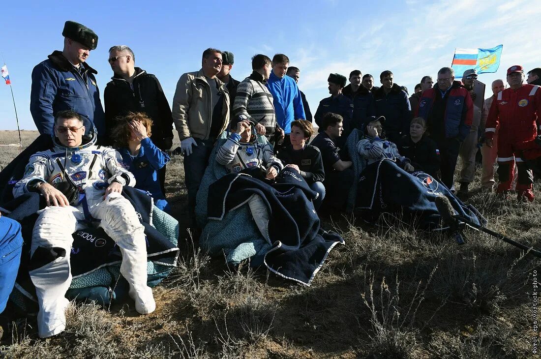 Где приземлился космонавт. Приземление космонавтов. возвращение космонавтов на землю. встреча космонавтов на земле. приземление космонавтов на землю.
