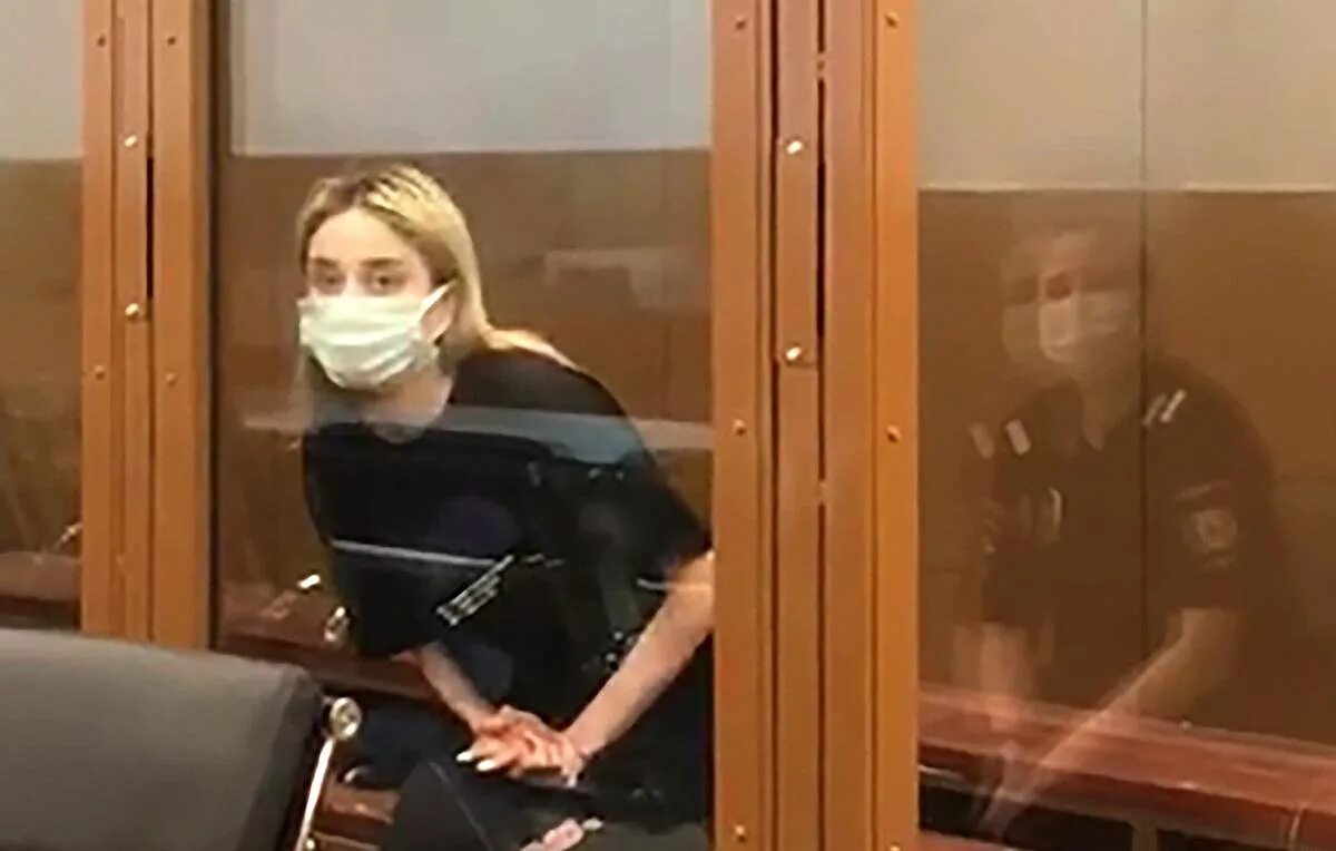 В больницу доставили девушку. В больницу доставили девушку