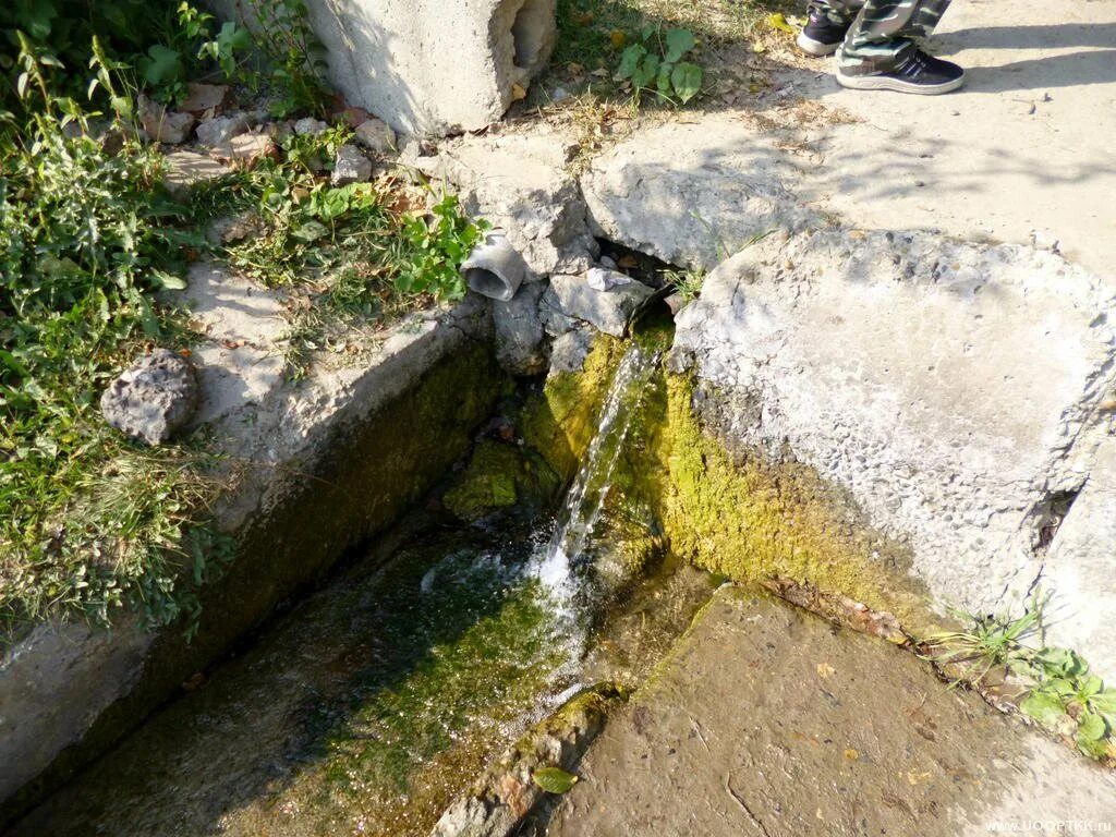 Хрустальный родник вода. Родник в Кропоткине. Хрустальный Родник. Родник хрустальны1. Хрустальный Родник, г. Кропоткин, Краснодарского края.