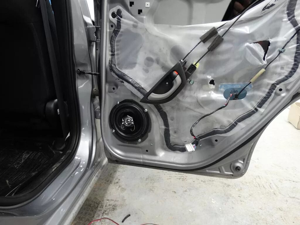 Динамиков цивик 4д. Динамики хонда фит. размер динамиков в honda fit gd1. хонда фит динамики задних дверей. honda stream 2001 задние динамики.