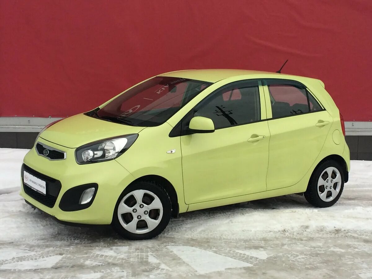 Kia picanto 2012. Киа Пиканто желтая. Киа желтая маленькая.