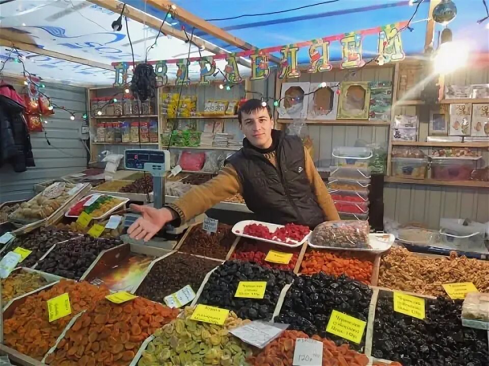 Центральный рынок нижний новгород. Нижний новгород в 90 е годы канавинский рынок. Нижний новгород улица чкалова 4. Центральный рынок нижний новгород. Канавинский центральный рынок.