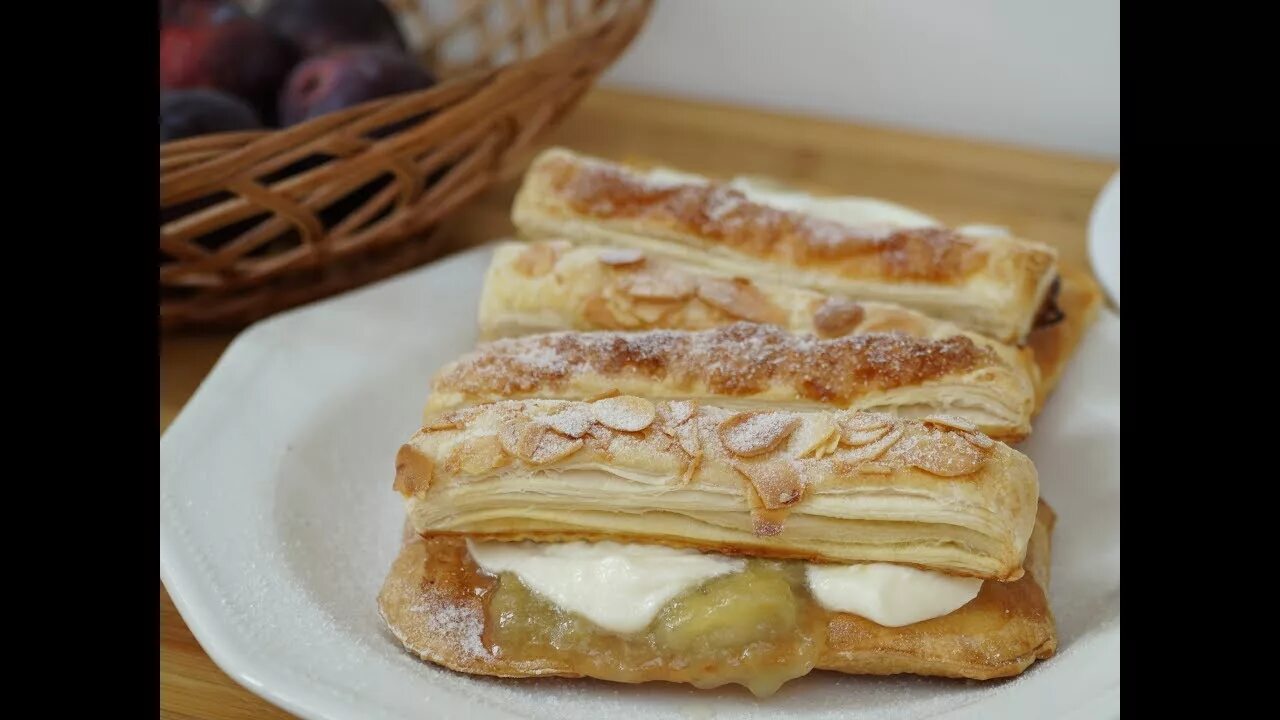 слойка с бананом