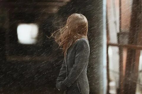 Песня плачет одинокая душа укутавшись в пальто