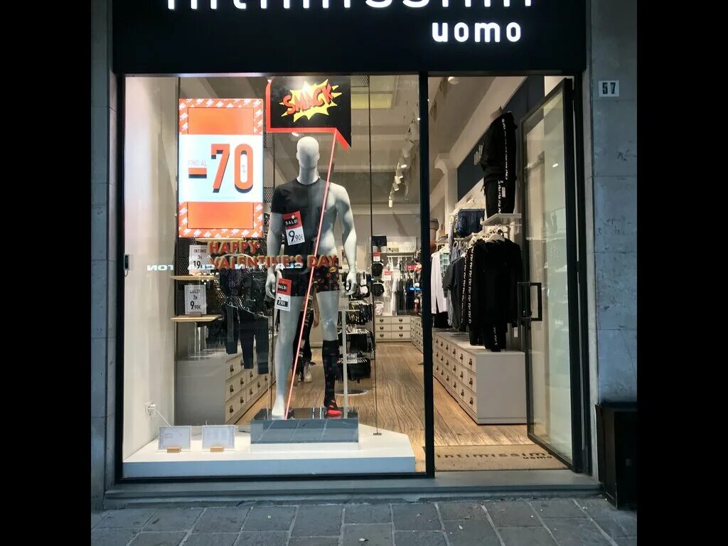 Intimissimi uomo магазин. Intimissimi uomo халаты. Интимиссими мужской магазины. Интимиссими уомо. Интимиссими мужской магазины.