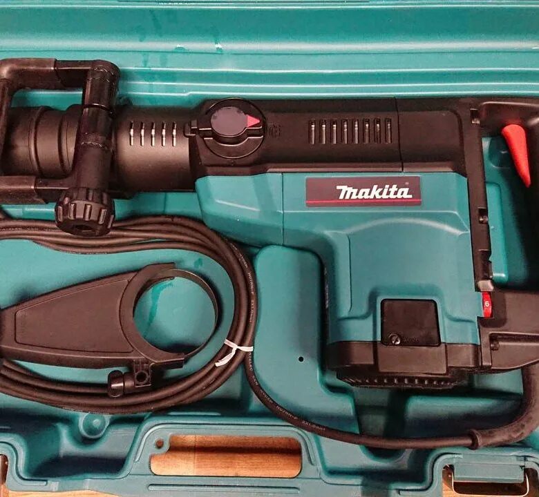 Перфоратор в красноярске. Makita hr5001. Перфоратор Makita hr5001c. Отбойный молоток Макита hr5001c. Makita перфоратор отбойник 5001.