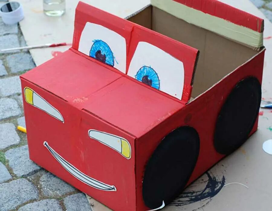 Машина из картона. Машина из коробок. Машина из картонной коробки для ребенка. Машинка из картона для детей.