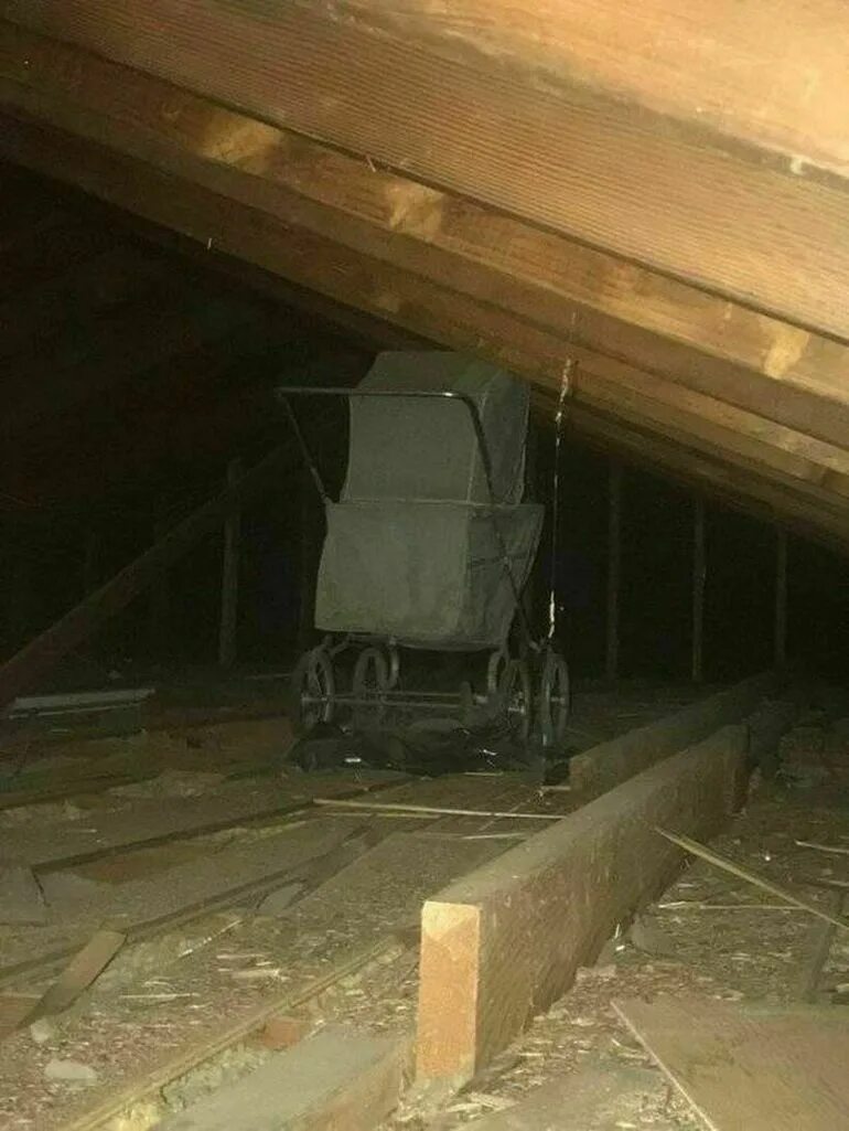 Как то на чердаке мы нашли черную