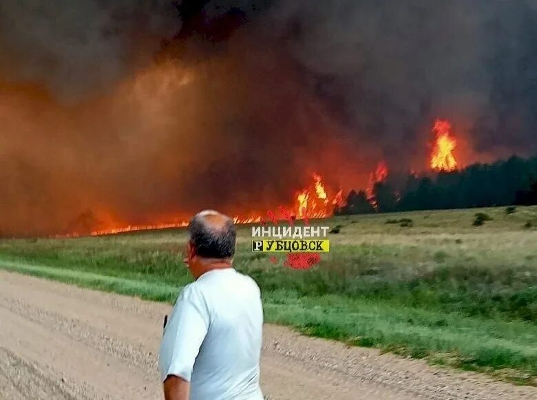 Погода лаптев лог алтайский край. Пожар в Угловском районе Алтайского края. Пожар от молнии в Угловском районе Алтайского края. Лес горит. Пожар в Угловском районе 2022.