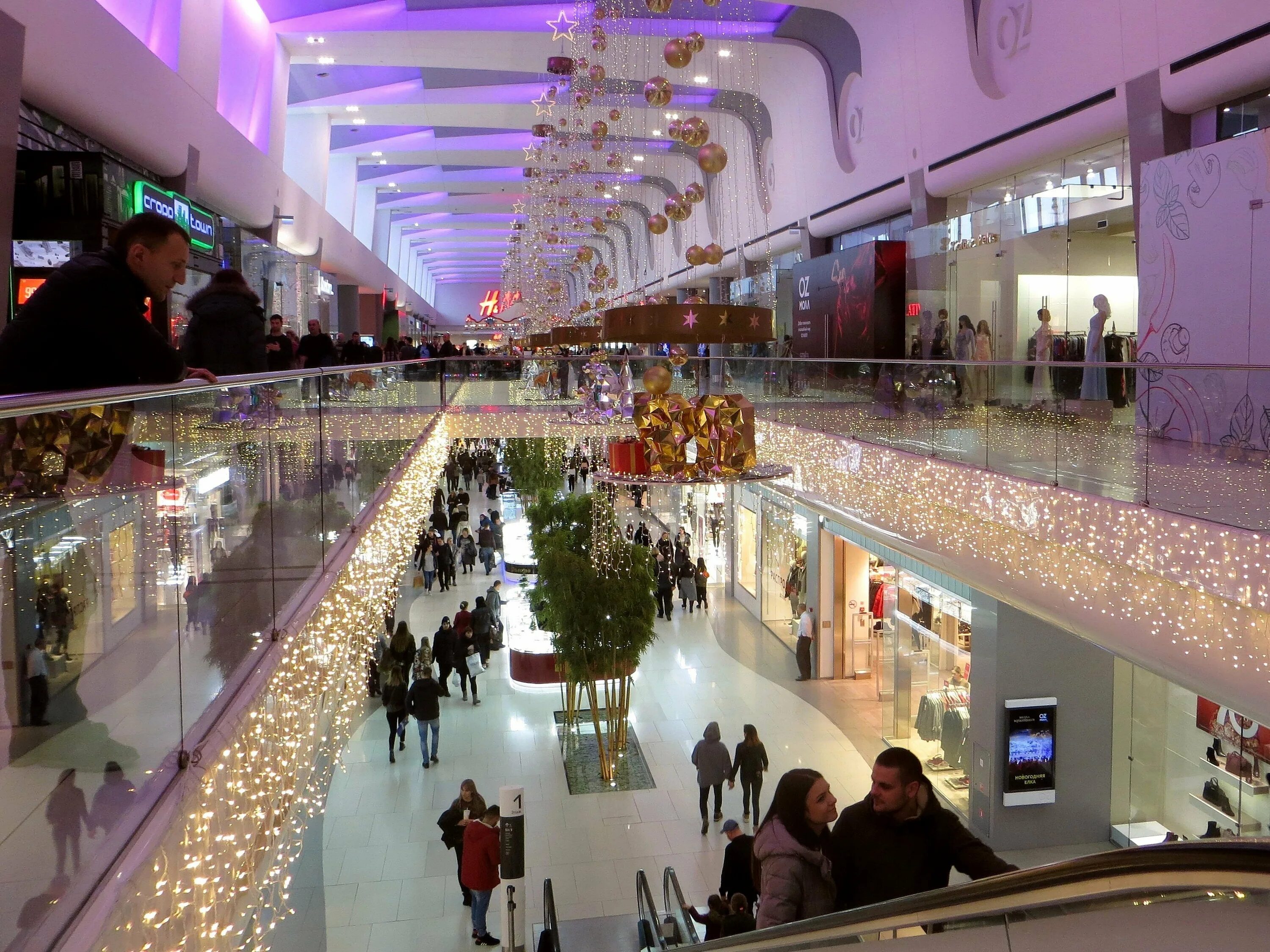 Торговый центр Краснодар. ОZ Молл Краснодар. Самый большой Молл в Краснодаре. Большой торговый центр в Краснодаре.