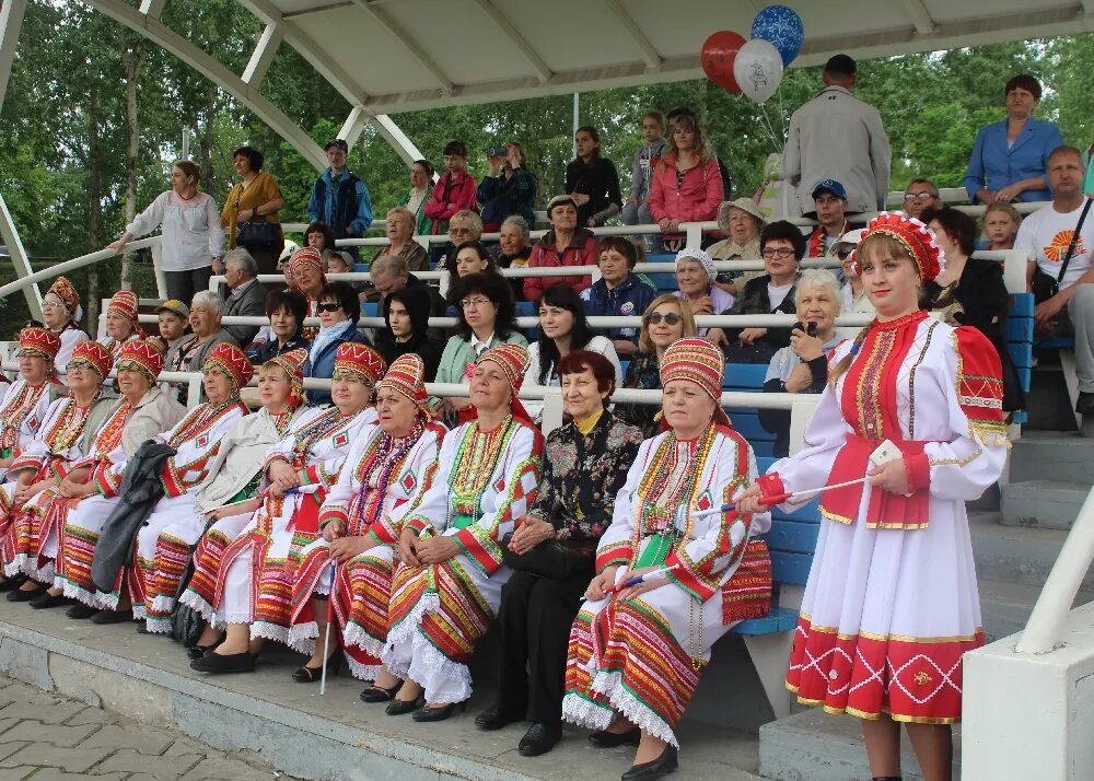 Хоровод национальностей. Хоровод дружбы народов Кузбасс. Хоровод народов Кузбасса. Народы Кузбасса. Национальные костюмы Кузбасса.