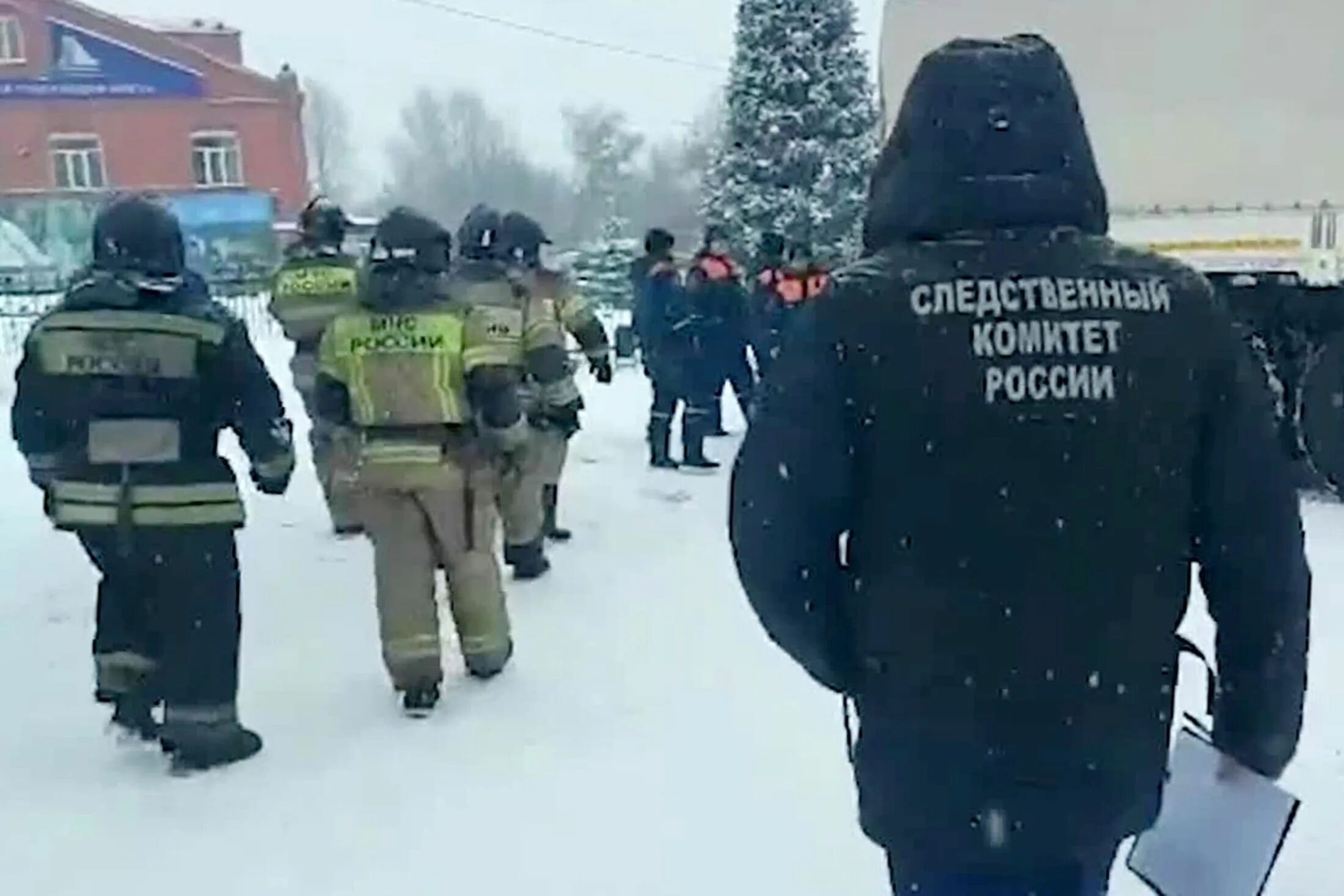 Что случилось с шахтерами в амурской области. Шахта Листвяжная Кемеровская область авария 25 ноября. Шахта Листвяжная авария 2021. Взрыв на шахте Листвяжная.