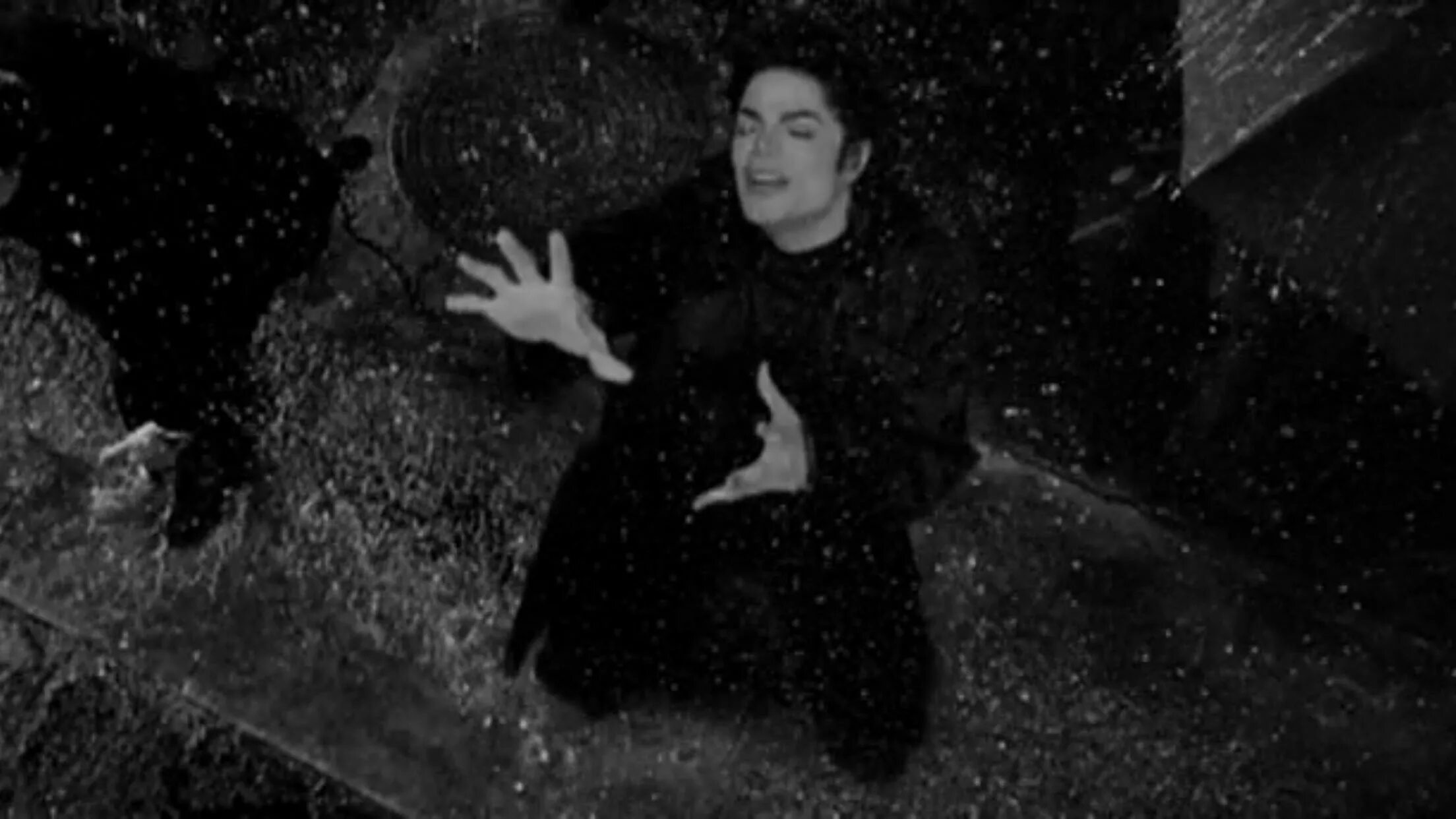 Stranger in the way. Michael jackson stranger in moscow 1996. michael jackson 1993 in moscow. джексон stranger in moscow.