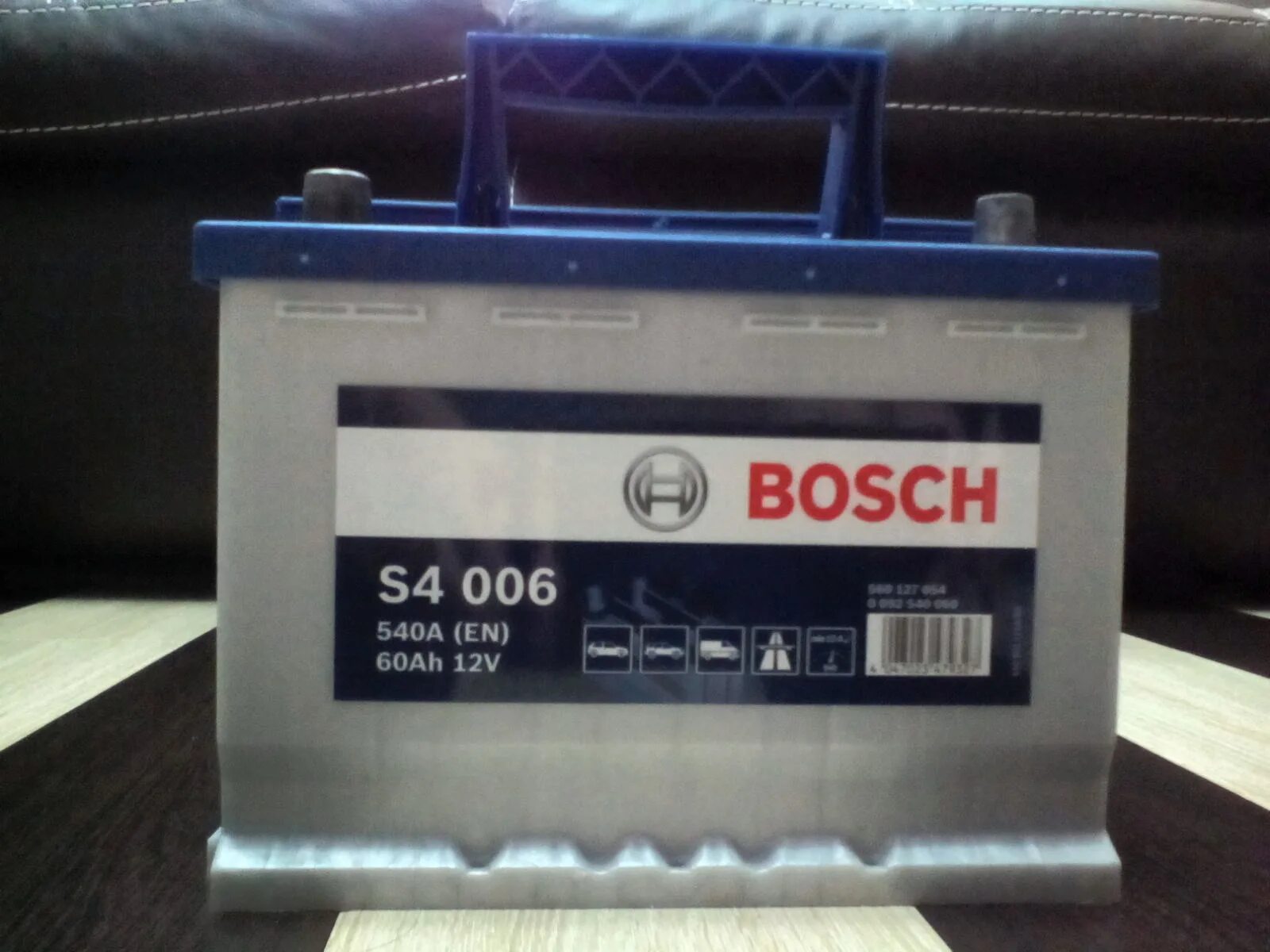 Отзывы аккумуляторов 60 ампер. Автомобильный аккумулятор Bosch s4 006. Bosch s4 006 (0 092 s40 060). Аккумулятор автомобильный Bosch s4 Silver 60ач. АКБ бош s4 006.