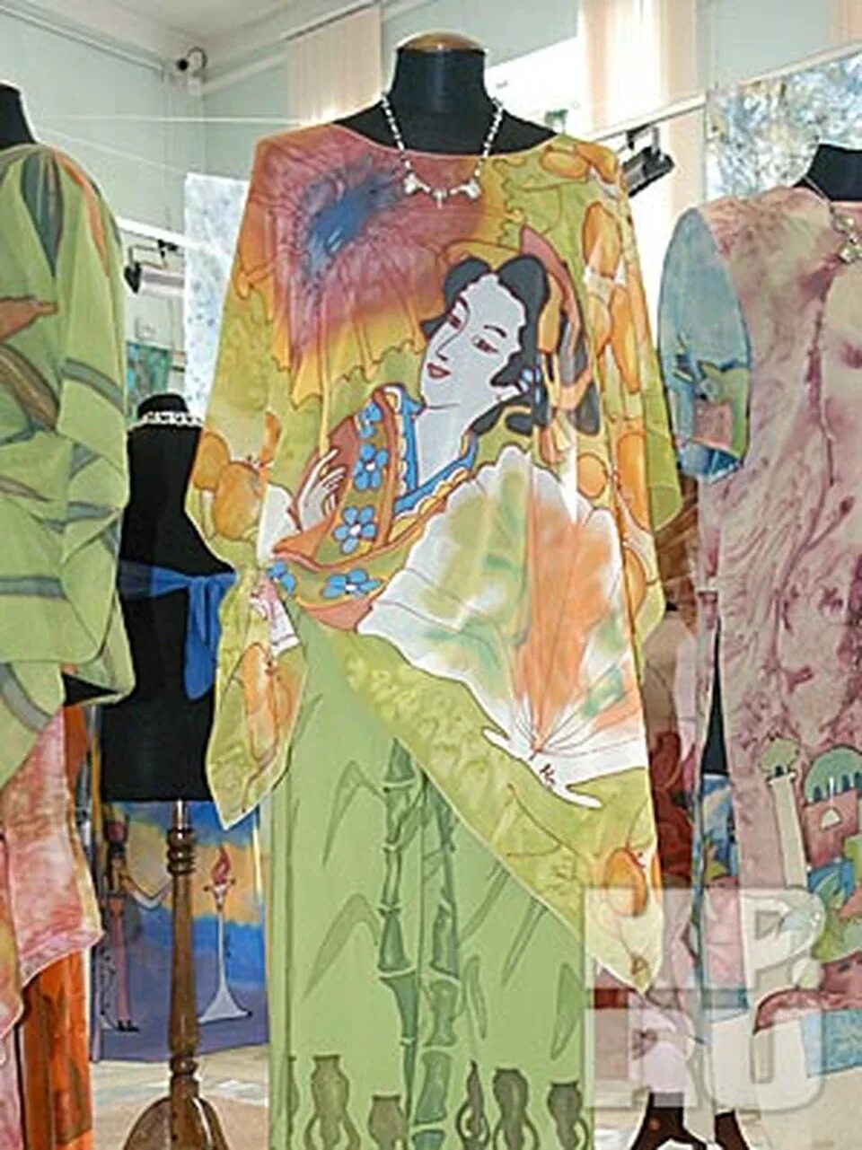 Батик одежда. Куртки из батика. Турецкие бренды женской одежды. Батик платок. Торгунакова батик.