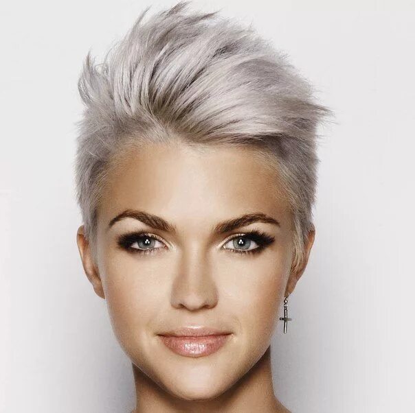 Lovely. Short hair styles, Oval face haircuts, Hair inspiration