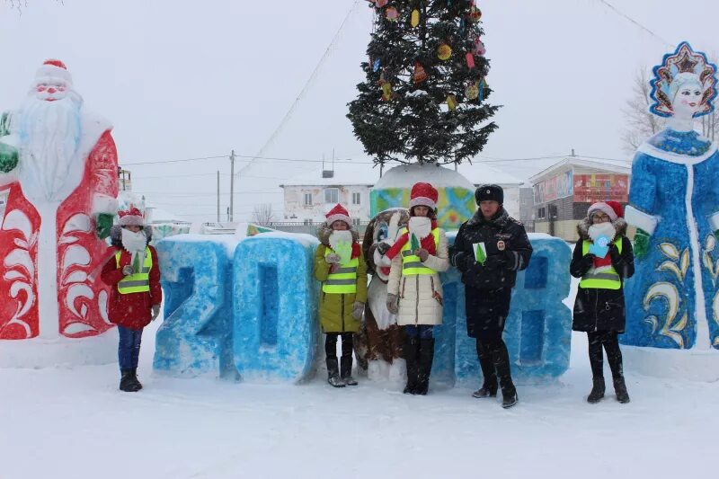 Яшкино дед Мороз. Поселок Яшкино Кемеровской области. Кемеровская область новый год. Яшкино площадь.