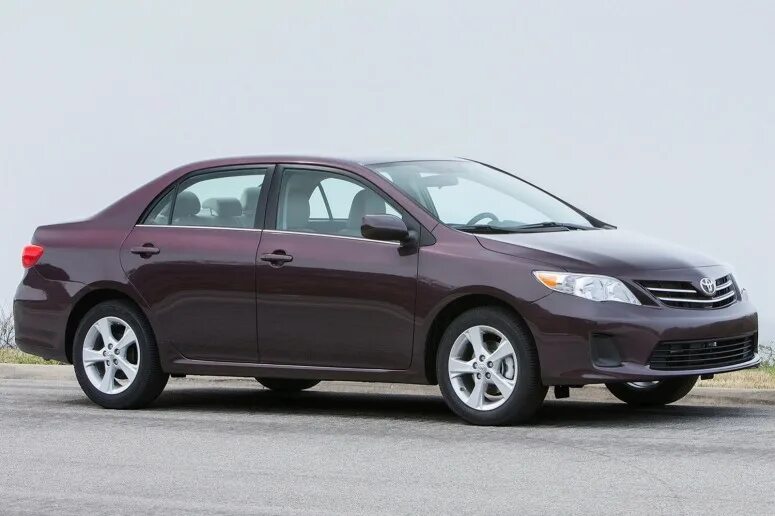Купить новый Toyota Corolla XI (E160, E170, E180) 1.3 MT (99 л.с.) бензин механи