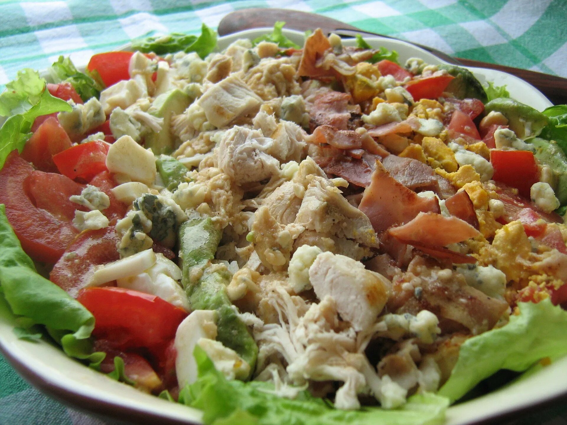 Салат на ужин вкусный и сытный. Несложный салат на ужин. Питательный салат. Сытный салат без гарнира