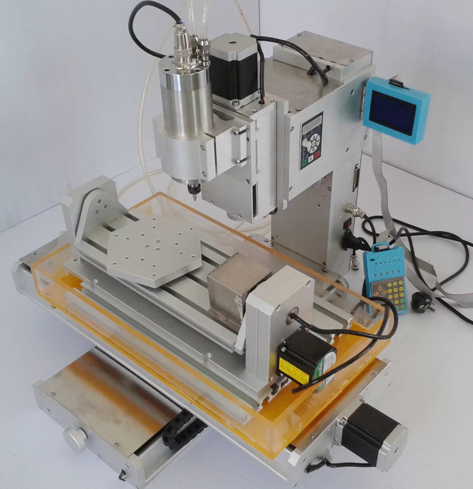 Куплю фрезерный станок чпу бу. Станок фрезерный CNC 3040. 5 Осевой фрезерный станок с ЧПУ CNC 3040. Mini CNC 5 Axis. 5-Осевой вертикально-фрезерный ЧПУ станок "techmach 5000".