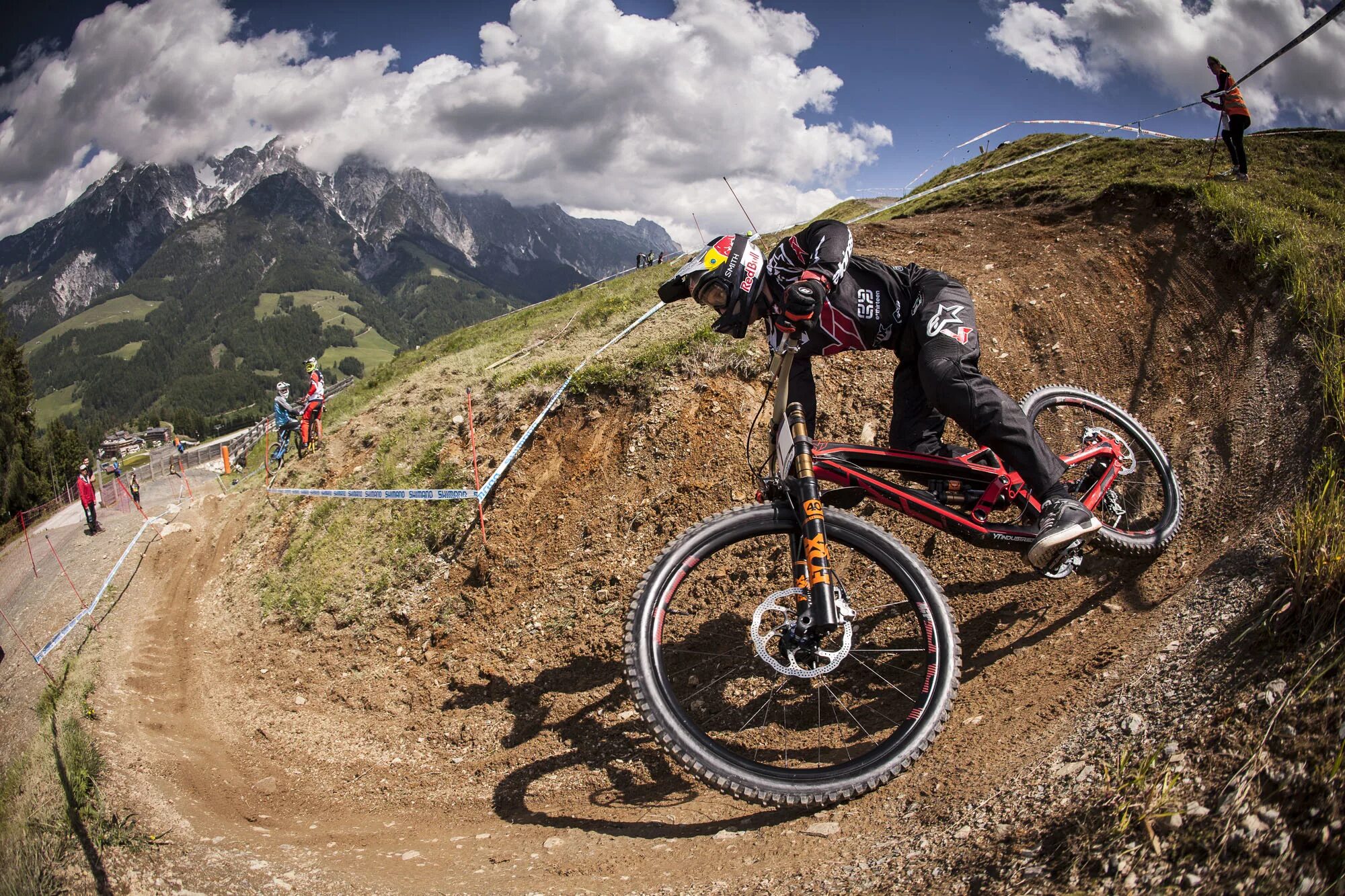 Велосипед скорость на горах. МТБ маунтинбайк. (Маунтинбайк) (MTB). Горный Велоспорт маунтинбайк. Горный Велоспорт (маунтинбайк) (MTB).