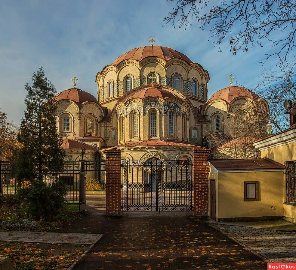 крестовокупольный храм византия. собор александра невского софия. христианский храм в византии. храм в византийском стиле. византийский стиль церкви.