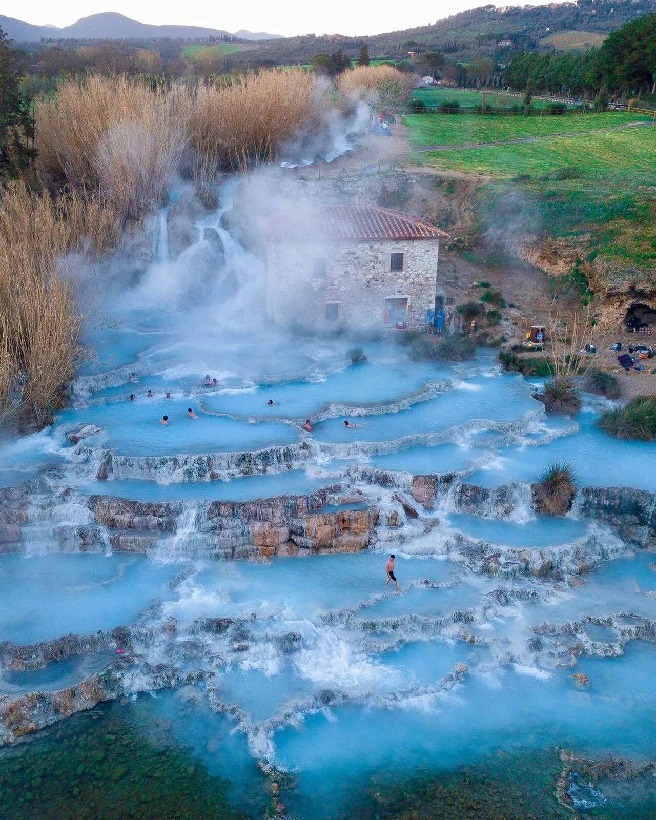 Терме Сатурния Тоскана. Термы Сатурния Тоскана. Terme di Saturnia Италия. Термальные источники Сатурнии в Италии.