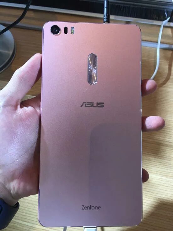 Зенфон 11 ультра. Асус зенфон ультра. Асус смартфоны 2016. Zenfone 3 Ultra. ASUS Zenfone 11 Ultra.