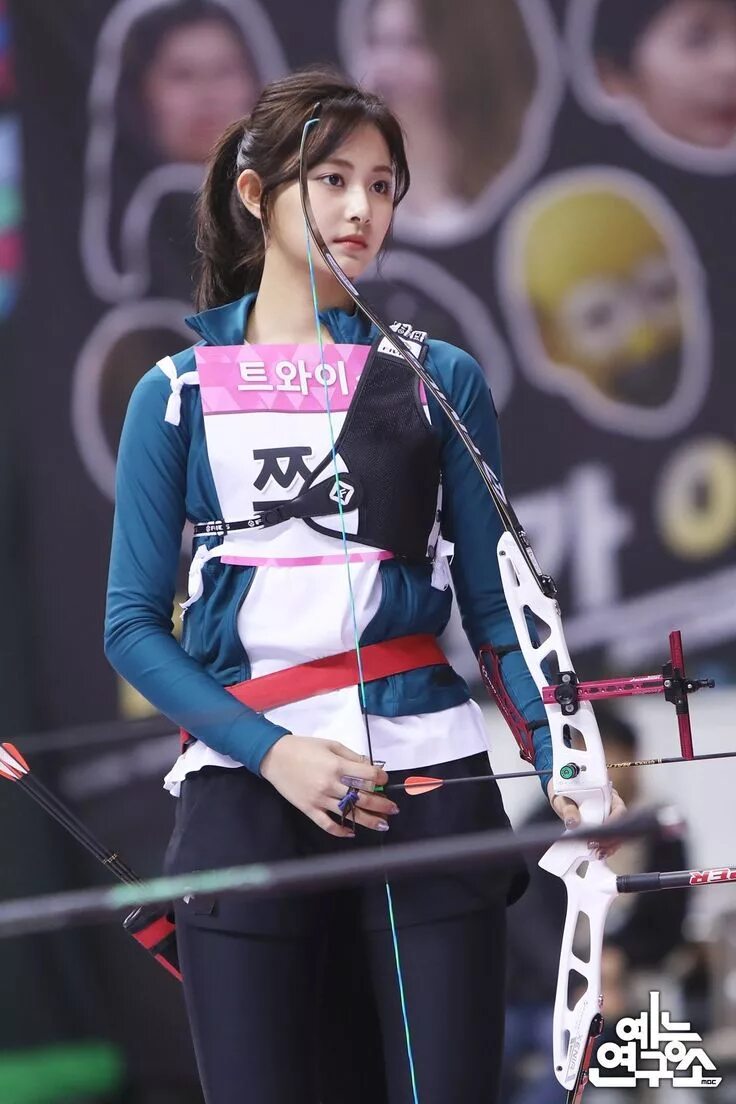 Корейская лучница tzuyu. Кореянка стрелок на олимпиаде. Кореянка стрелок на олимпиаде. Twice tzuyu. Кореянка стрелок на олимпиаде.