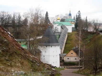 Псково печерский монастырь расстояние
