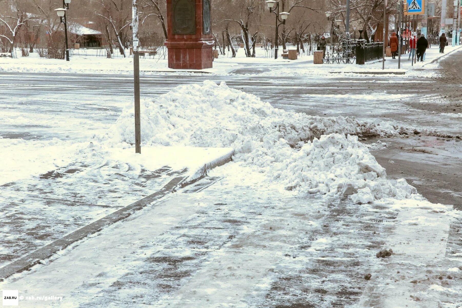 Где в марте снег. Снегопад в марте. Март снег. Мартовский снегопад. Москва март снег.