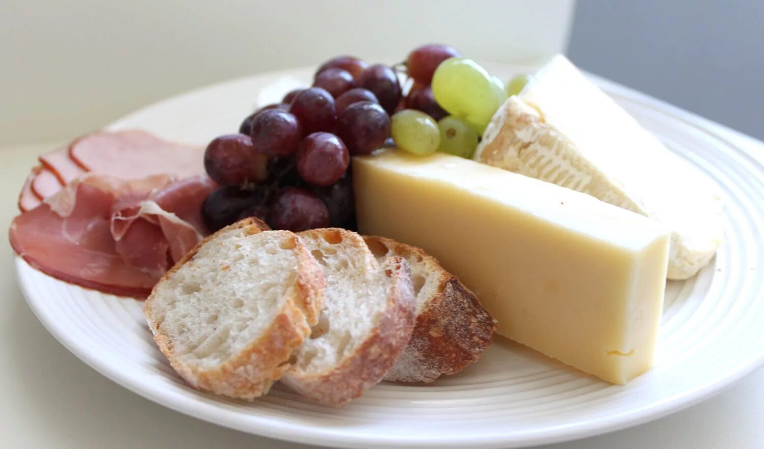 Сорт мягкого сыра 5 букв сканворд. Cheese Platter. Cheese Plate. Советы с сыром. How to serve Cheese Plate.