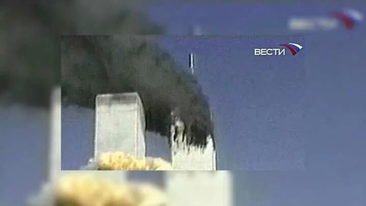 Взрыв 11 сентября башни-Близнецы. 11 Сентября 2001 года террористическая атака на США. Обломки самолета 11 сентября. Обломки самолета 11 сентября 2001.