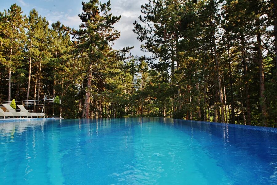 Голубой огонёк база отдыха задонск. Турбаза лесное озеро карелия. Турбаза лесная сказка башкирия. Сосновый бор турбаза шигонский район. Мини турбаза.