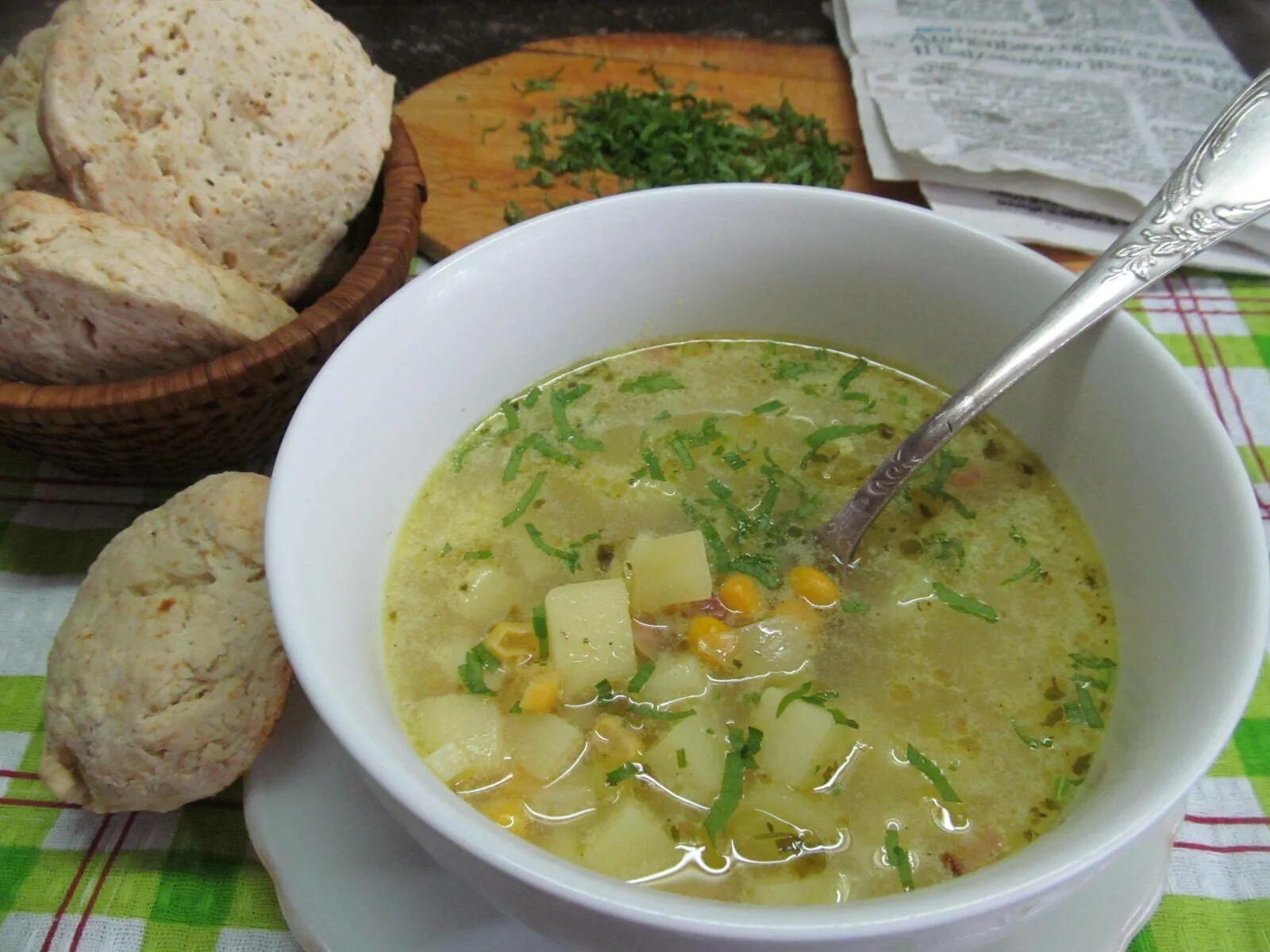 Суп с мясом без картофеля. Швабский картофельный суп. картофельный суп с курицей. суп с картофелем и кукурузой. куриный картофельный суп.
