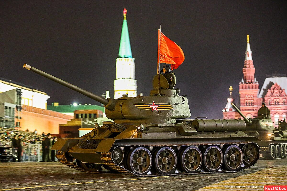 2с34 хоста. ракетный комплекс с400 парад. движение военной техники. модуль разведки и управления 9с932-1. рс-24 ярс на красной площади.