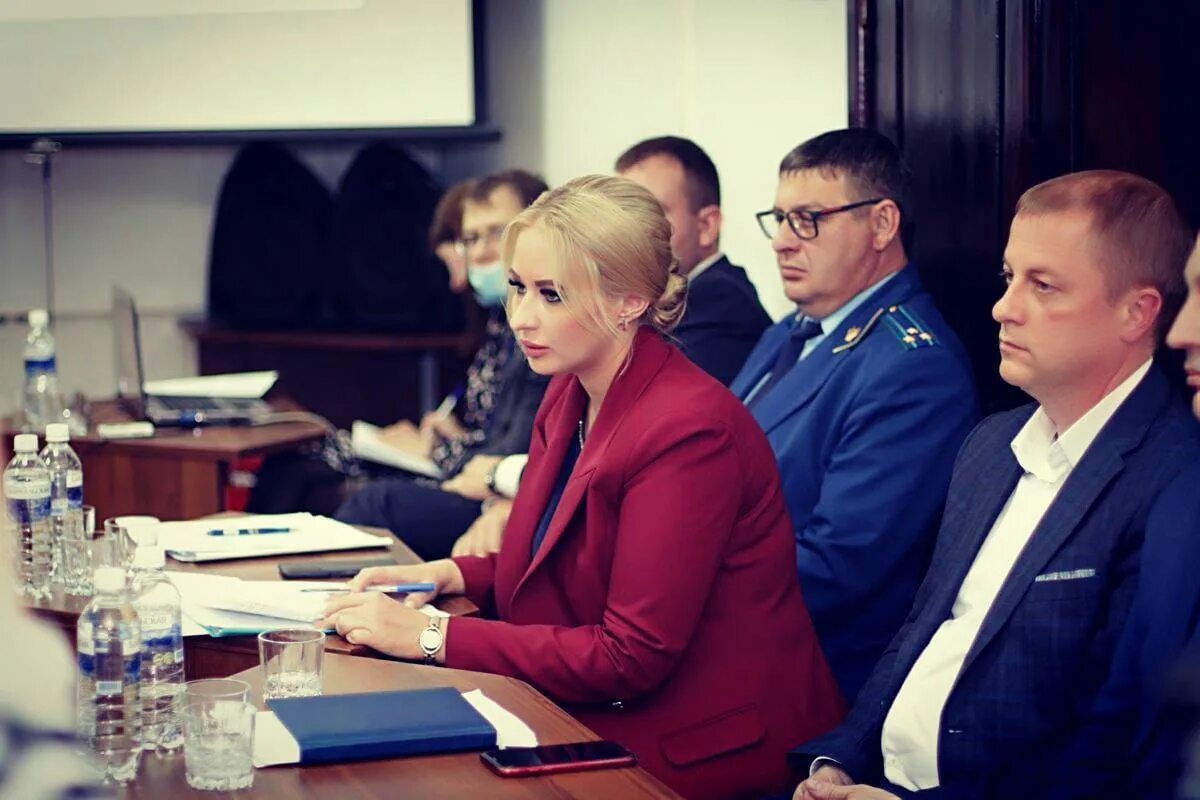 Кандидаты в мэры усть илимска 2024 года. Щекина мэр усть-илимска. мэр города усть-илимска.