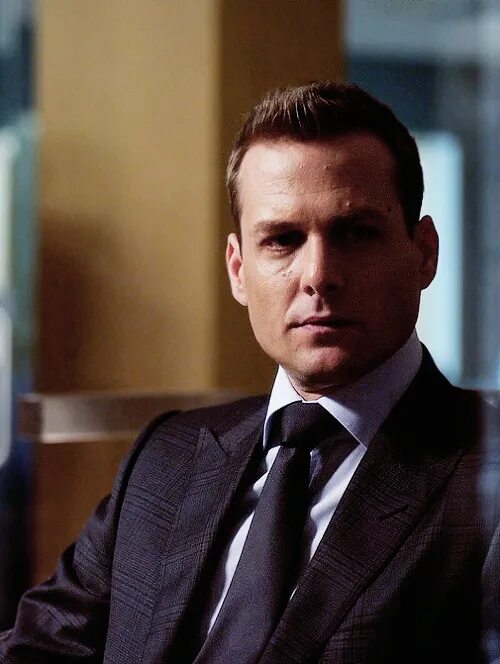 Specter отзывы. Харви спектр. Гэбриел Махт. Suits Harvey. Gabriel macht Suits.