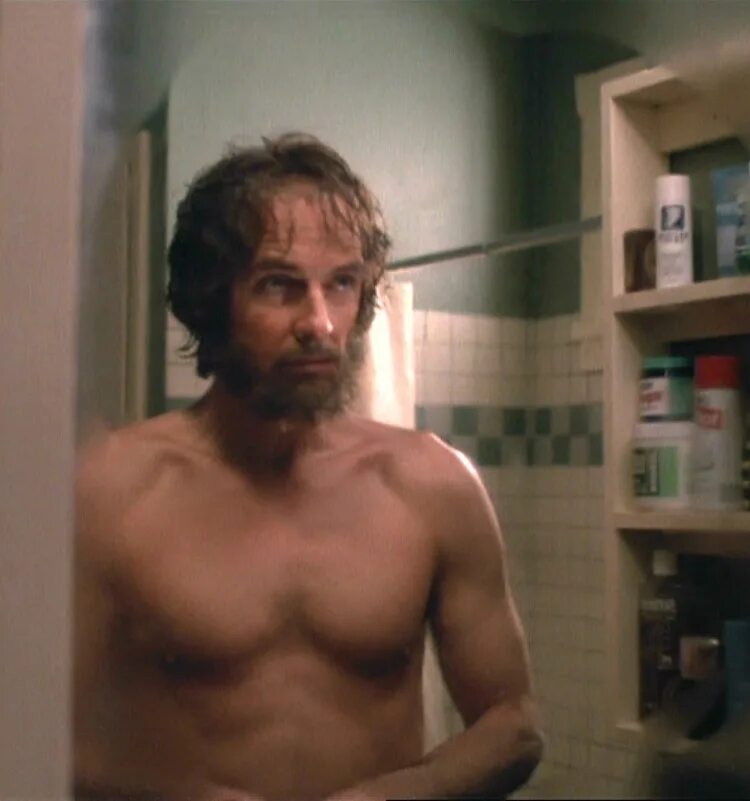 Волосатый отчим. Мужские волосатые накаченные ноги. Отчим. Волосы на теле у мужчин. Терри о куинн в молодости фото.