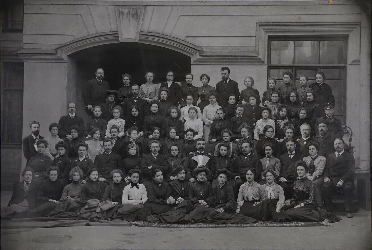 Бестужевские курсы в петербурге. Историко-филологический институт в санкт-петербурге. высшие женские курсы герье в москве. 1884 петербургский университет историко-филологического. высшие женские курсы мпгу.