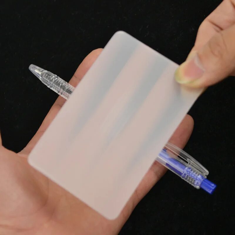 Материал с отрицательным показателем преломления света. Незаметное предмет. Оптический материал невидимости. Антизеркало метаматериал. Художник marcello barenghi.