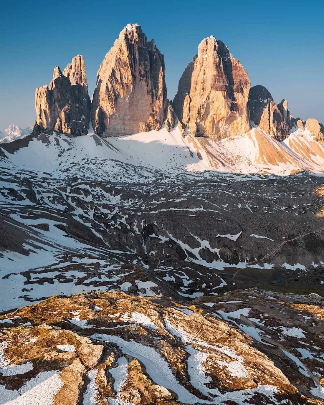 The biggest mountain in the world. Доломитовые Альпы. Доломитовые Альпы 4к. Горная вершина Патагонии. Косцюшко.