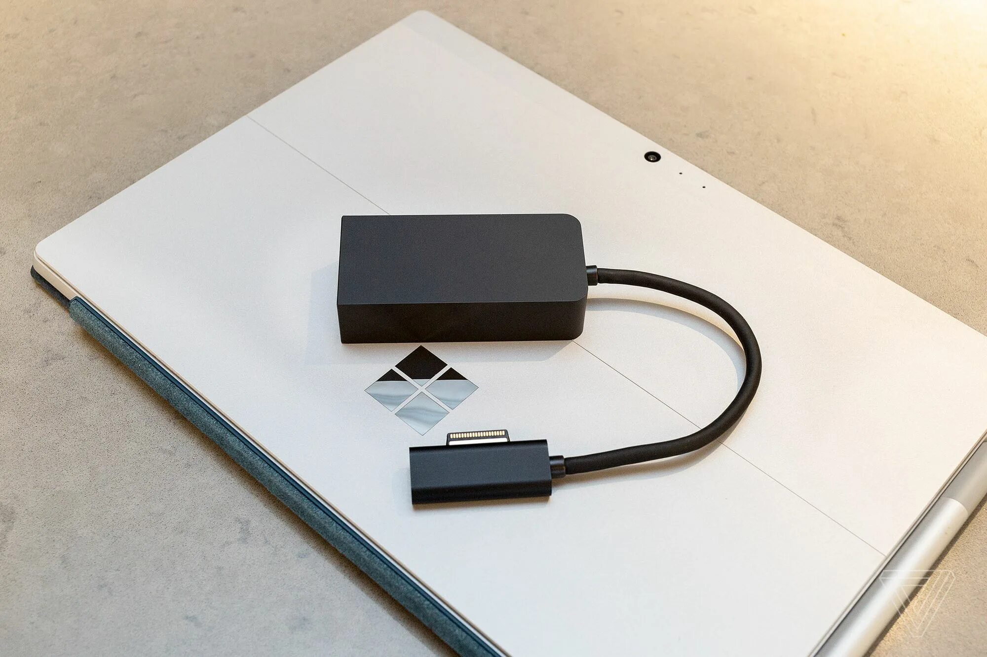 Microsoft usb c. Порт surface connect. surface connect to usb-c. surface pro 9 usb adapter magnetic. usb c surface pro.