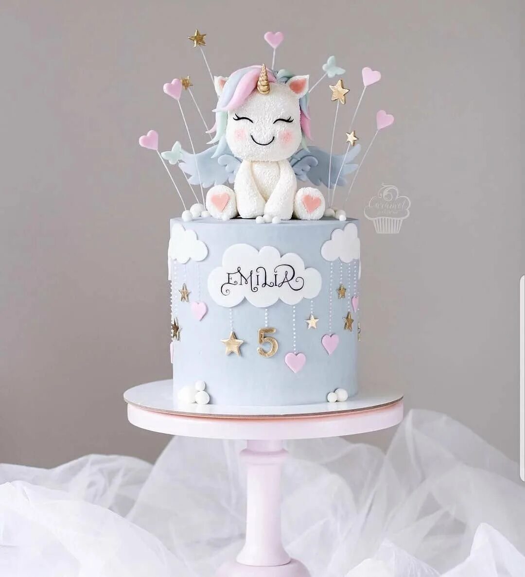 Мималестичное украшение торта. Торт для девочки минимализм. Торт для девочки минимализм. Украшение торта минимализм. Торт с лисичкой для девочки.